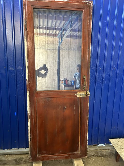 Продам 2 окна и 1 дверь из дерева