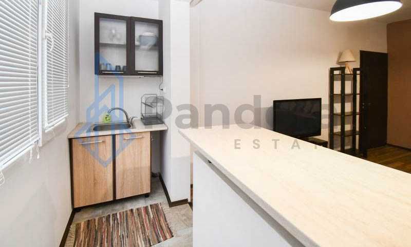 Двустаен апартамент под наем в кв. Младост 1