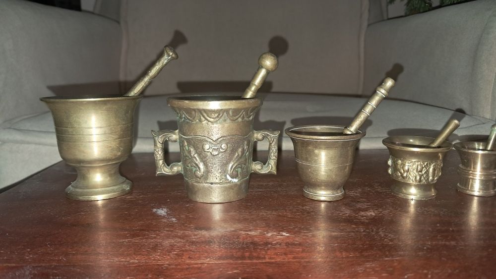 5 mojare din bronz  cu pistil