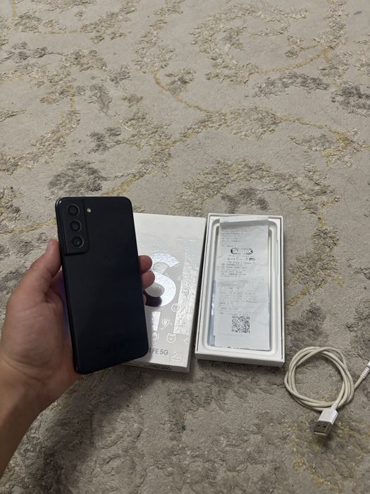 Samsung S21FE андроид
