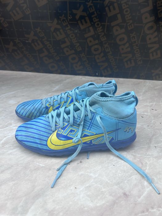 Футболни маратонки