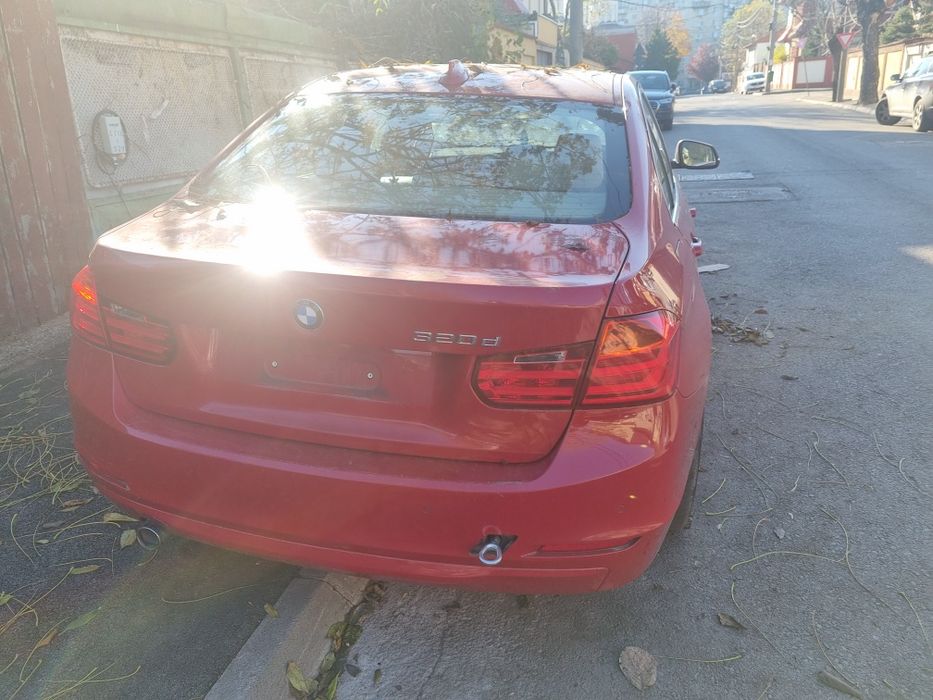 Dezmembrez bmw f30 320d 2013 184cp