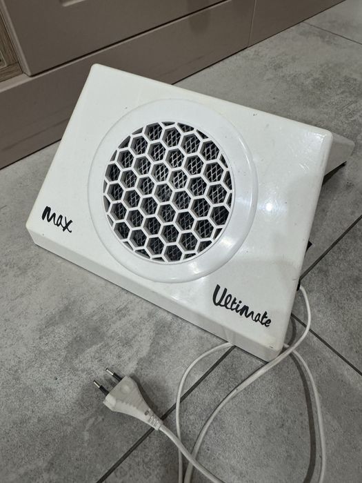 Продам пылесос маникюрный