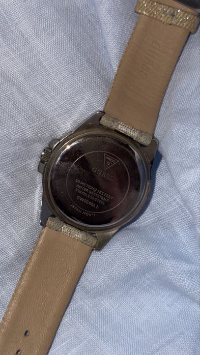Guess часы женские