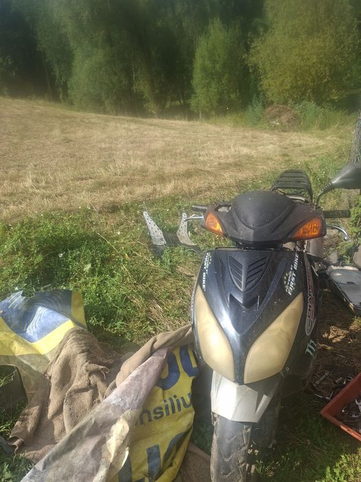 Vând scuter de 49cc