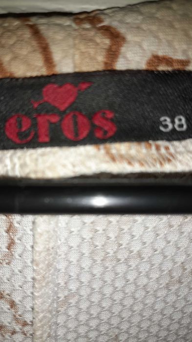 Красива бежова пролетно- есенна рокля от трико.