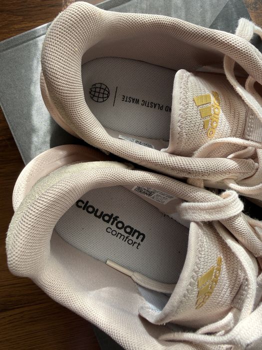 Кросовки adidas женские