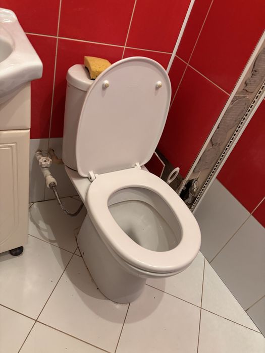 унитаз в хорошем состояний