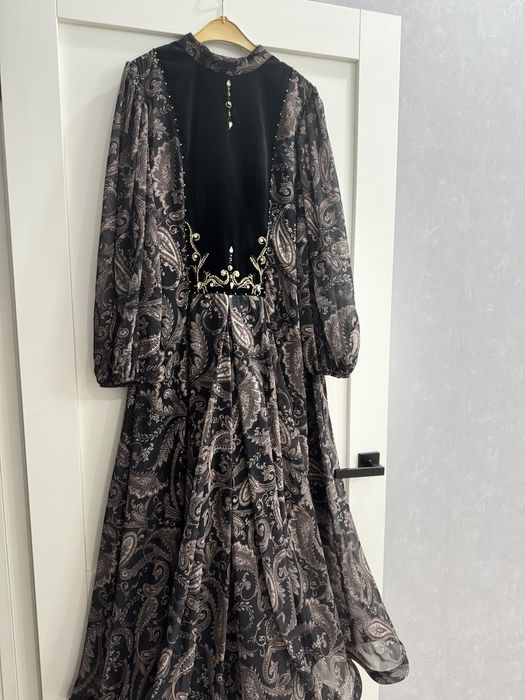 47000 тенге нарядное