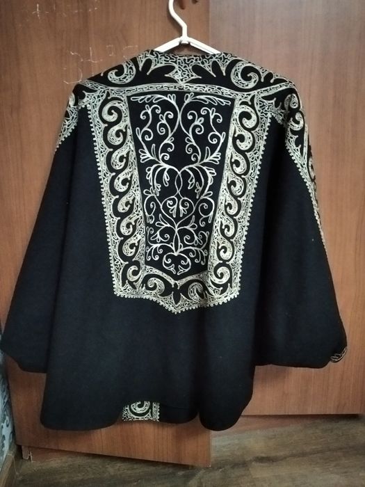 Продам национальный казахский чапан