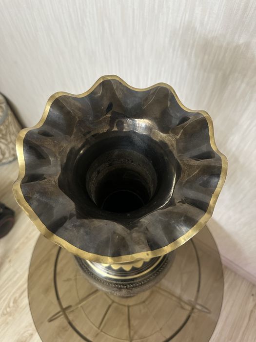 Latunniy vaza Indiyskiy