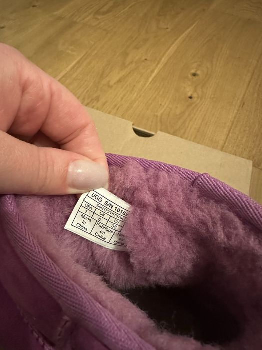 UGG roz marimea 38
