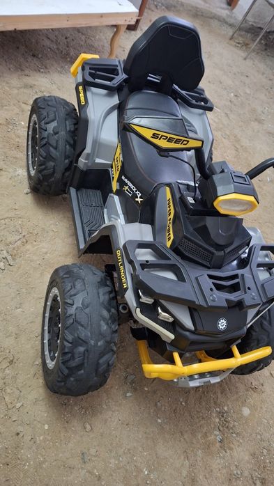 Детская машинка электромобил