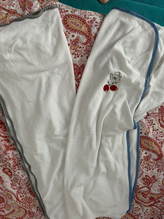 Vand salteluta de infasat ikea si 2 huse pentru salteluta