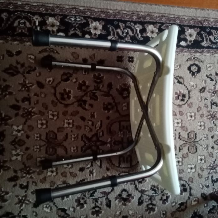 Продается стул для ванны и душа