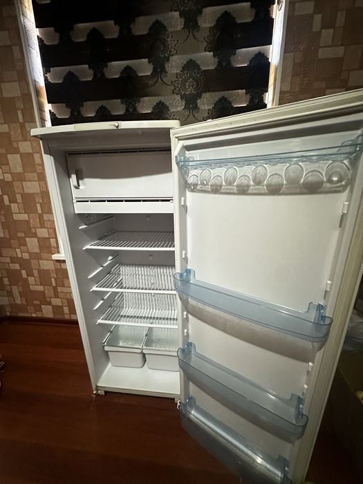 Холодилник бирюса