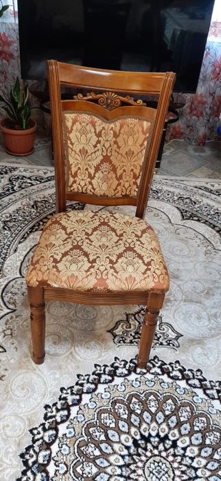 Продам стол +стулья деревянные