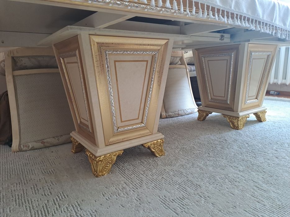 Продаётся комплект для столовой/гостино