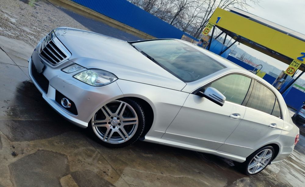 Mercedes-Benz E350 W212