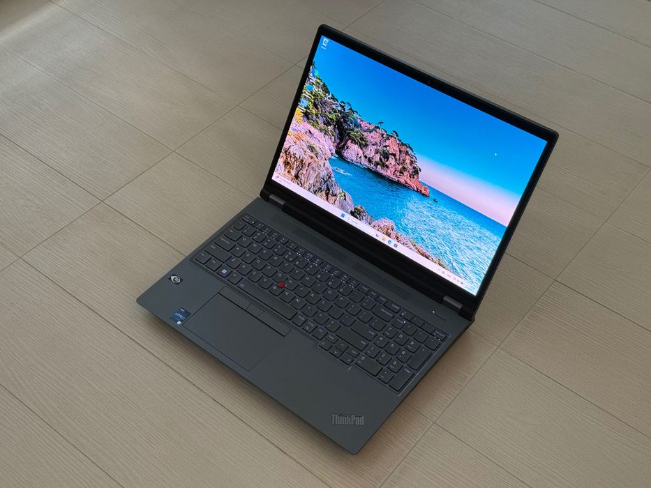Топ Лаптоп 16’ UHD+4K Oled Touch i7-12850HX  Lenovo Thinkpad P16 Gen1  32GB DDR5  1TB SSD  RTX A1000