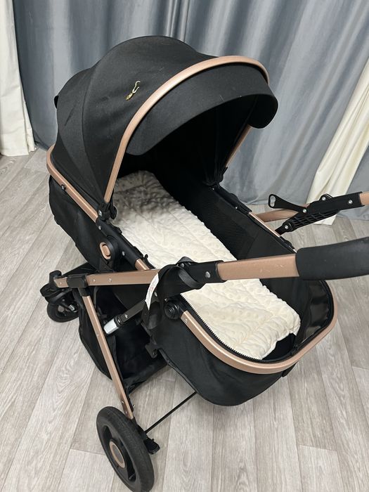 продам коляску в отличном состояний