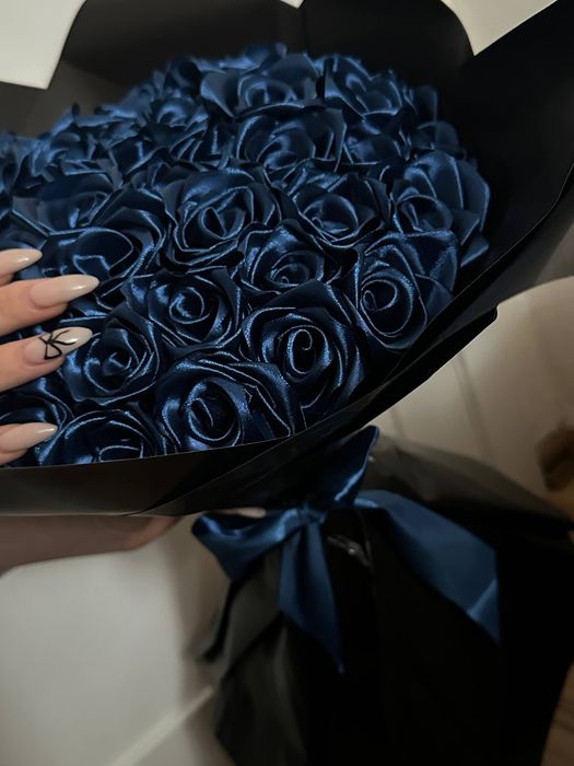 букет из атласных роз