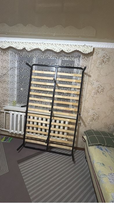 кровать екі адамдық