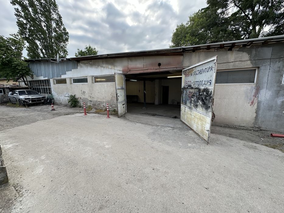 Дава се под наем Гараж / Паркомясто в София, Модерно предградие - 115 кв.м за 433.5 € - Снимка #2