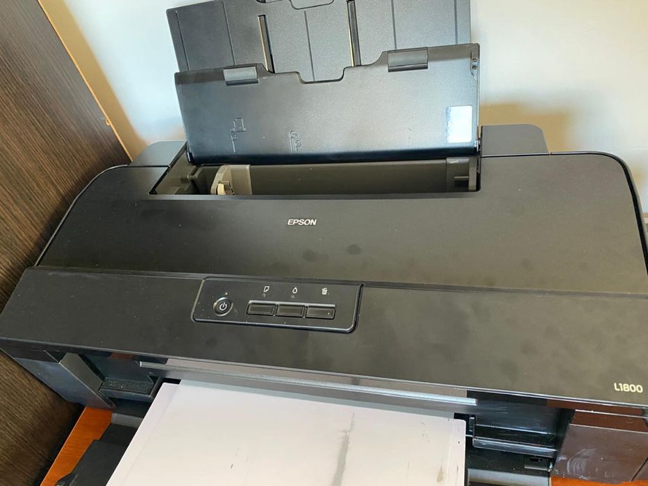 продам принтер епсон л1800