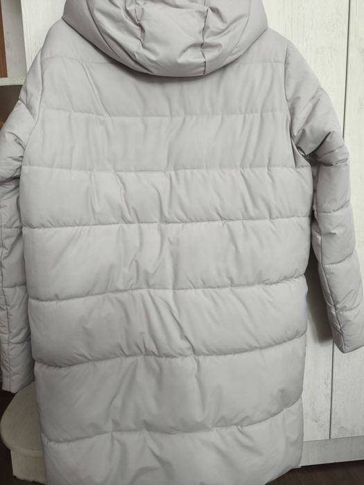 Продается зимняя куртка- пуховик