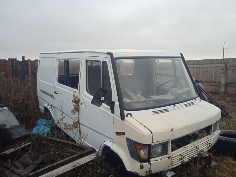 Продам кузов Мерседес 210д