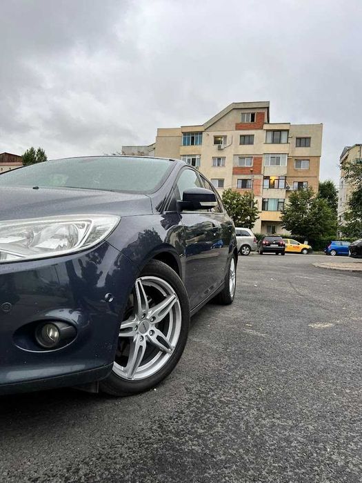FORD Focus 2013 — imagine 3