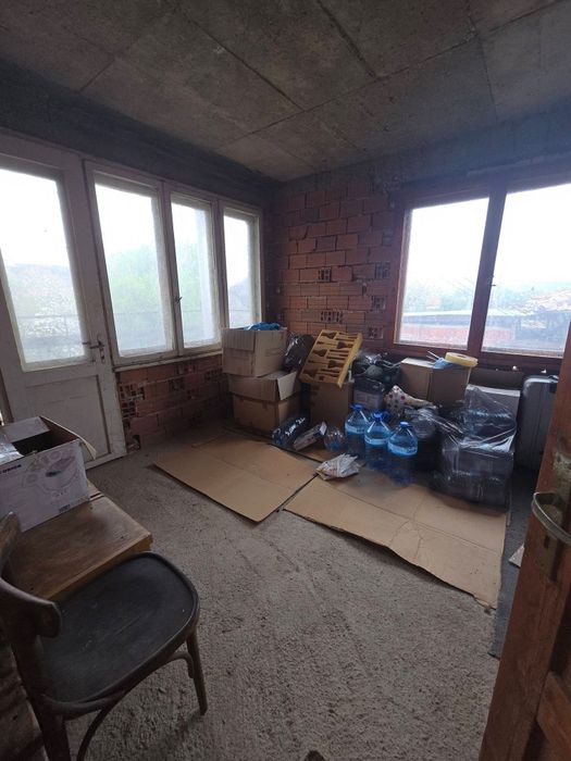 Голяма къща в с.Горна Гращица обл.Кюстендил