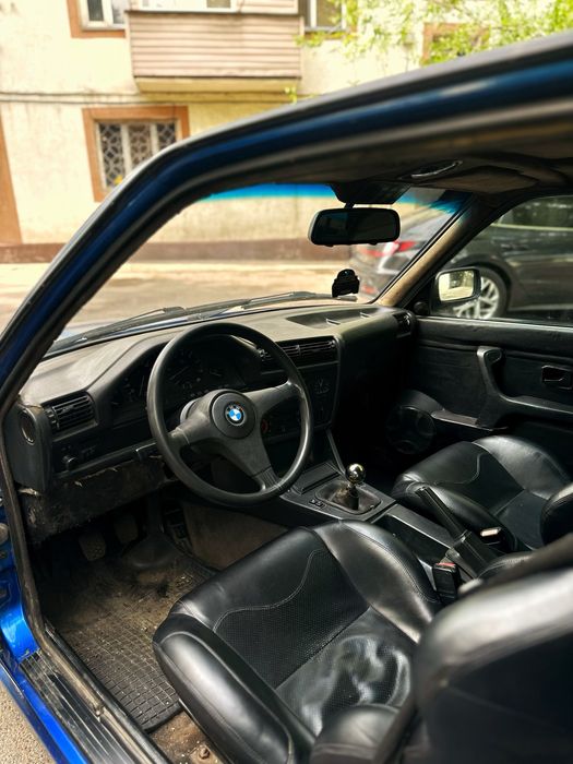 Продам BMW E30 1987 года, Первый Переход.