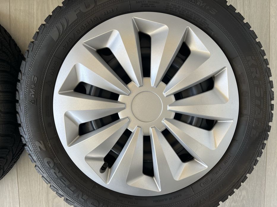 Джанти 15 цола 4х100 за Тойота Ярис със зимни гуми 175/65/15