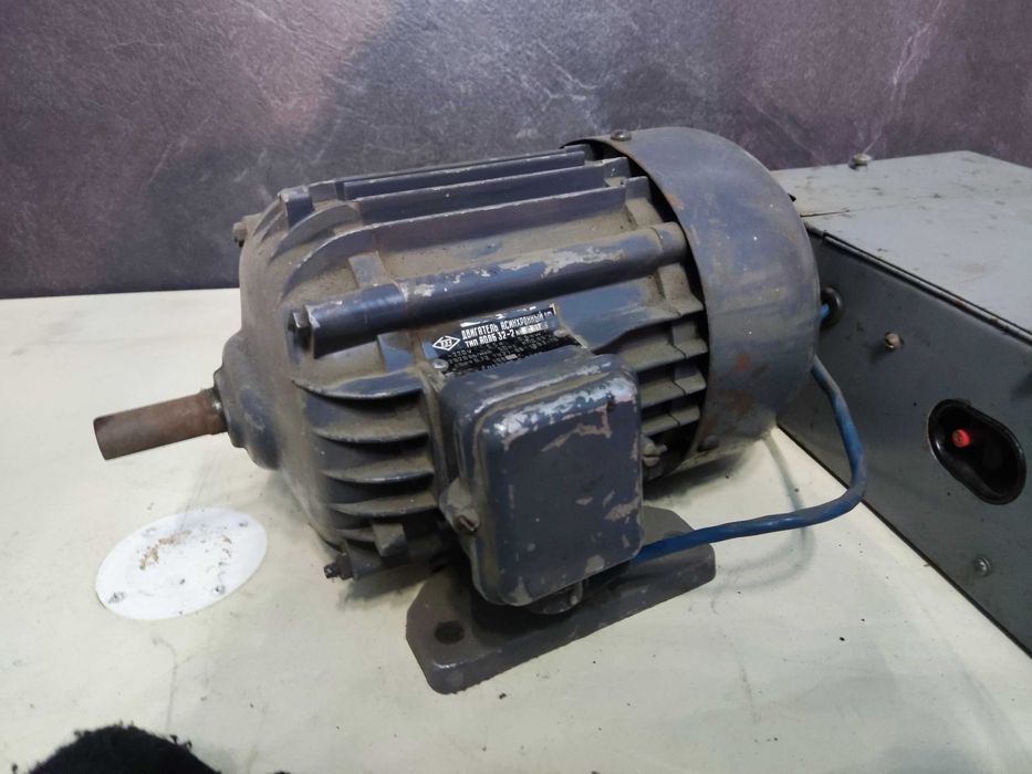 Двигатель асинхронный АОЛБ 32-2