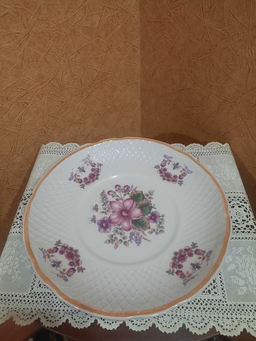 Фарфоровое блюдо " Золотая пчелка" ,  Конаковский ФЗ. Рельефный фарфор