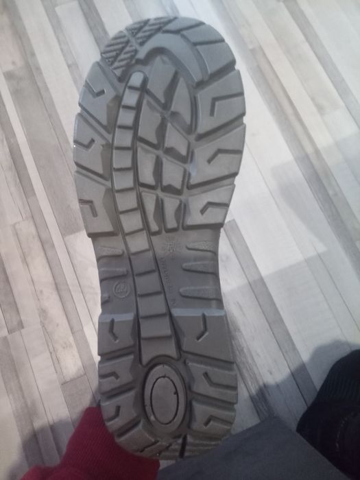 Работни нови обувки