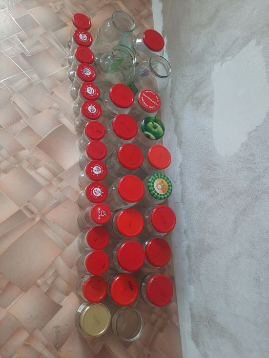 Банки разные с крышками