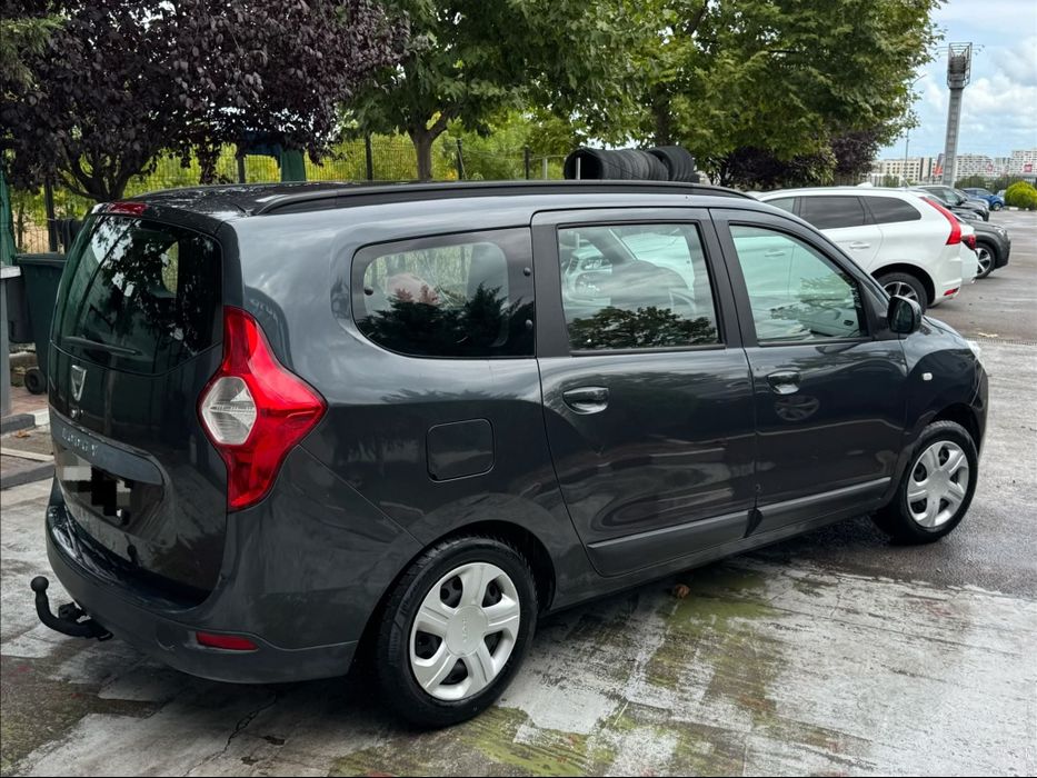 Vând Dacia Lodgy într-o stare excelentă