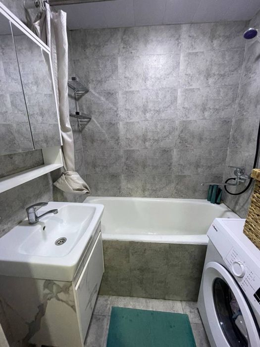 Срочно! Продается 2/3 переделаная кв Дархан Рядом метро Х.Алимжон ЗАГС