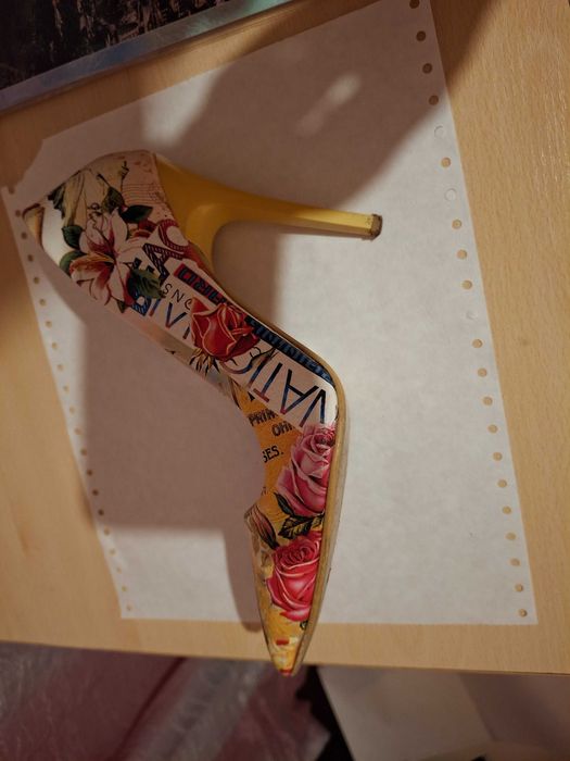 Елегантни дамски обувки