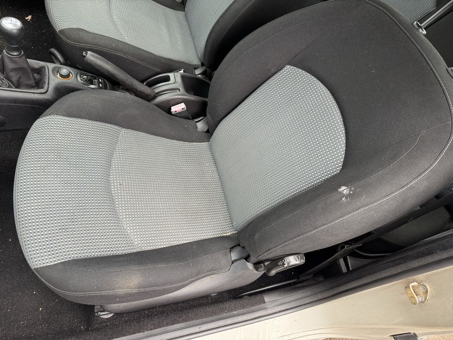 Салон Пежо 206 2/3врати