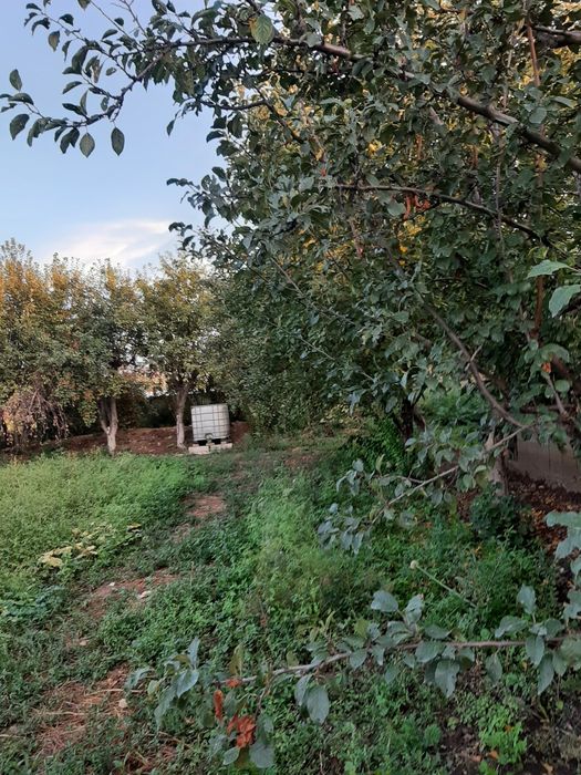 Продам участок с времянкой