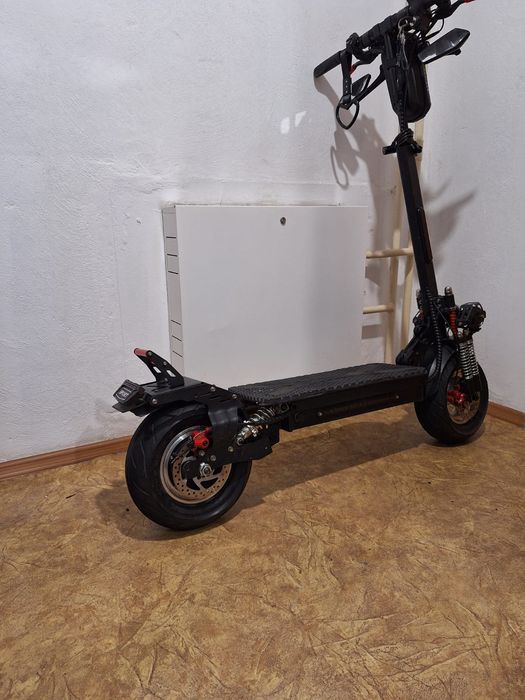 Продам мощный самокат куга м5