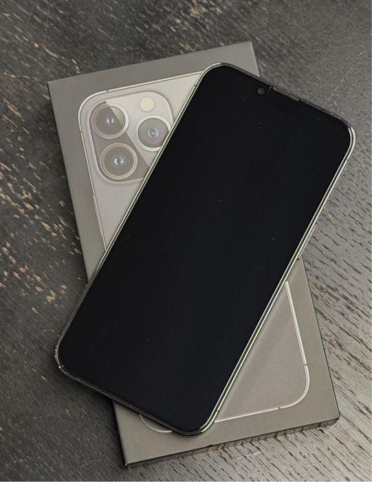 iPhone 13 PRO • 256 GB • 93% Bateria