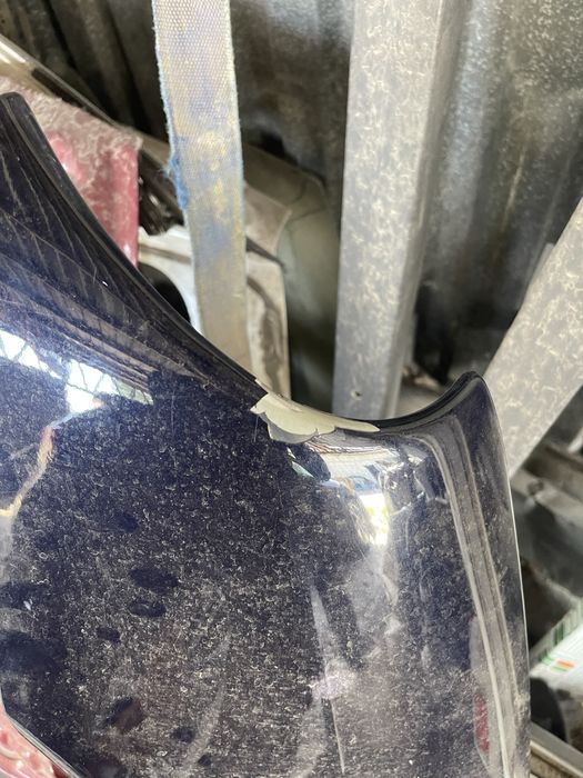 Крыло правое и левое переднее w211