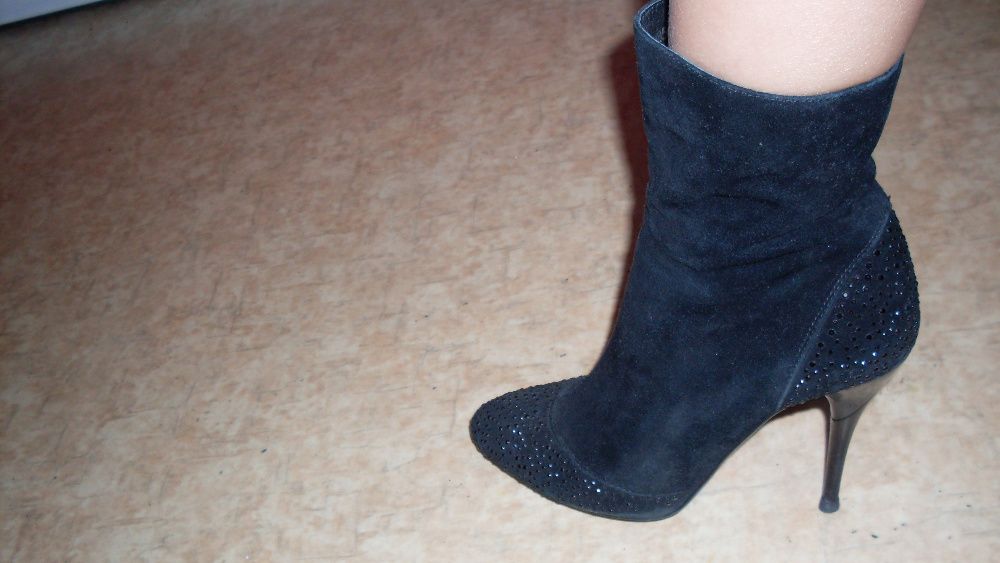 Ботинки замшевые