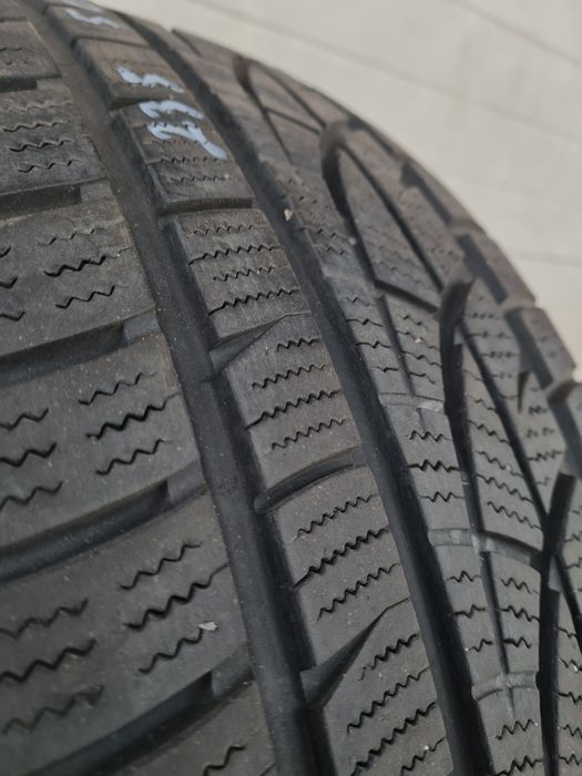 Зимни гуми 2 броя HANKOOK WinterIcept Evo 235 50 R18 дот 1314