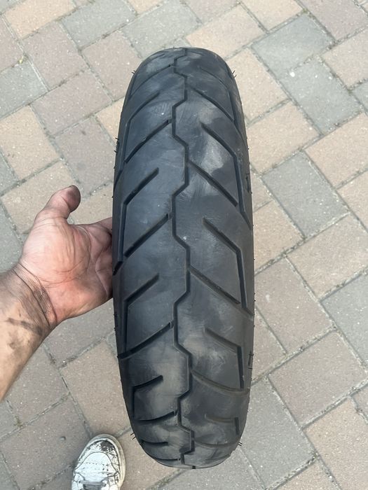 Vand 2 anvelope moto: 100 90 19 si 150 80 16
